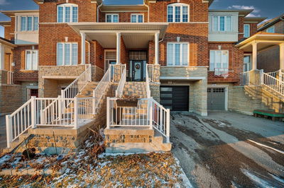 596 Reeves Way Blvd, Whitchurch-Stouffville - Stouffville image-0-3