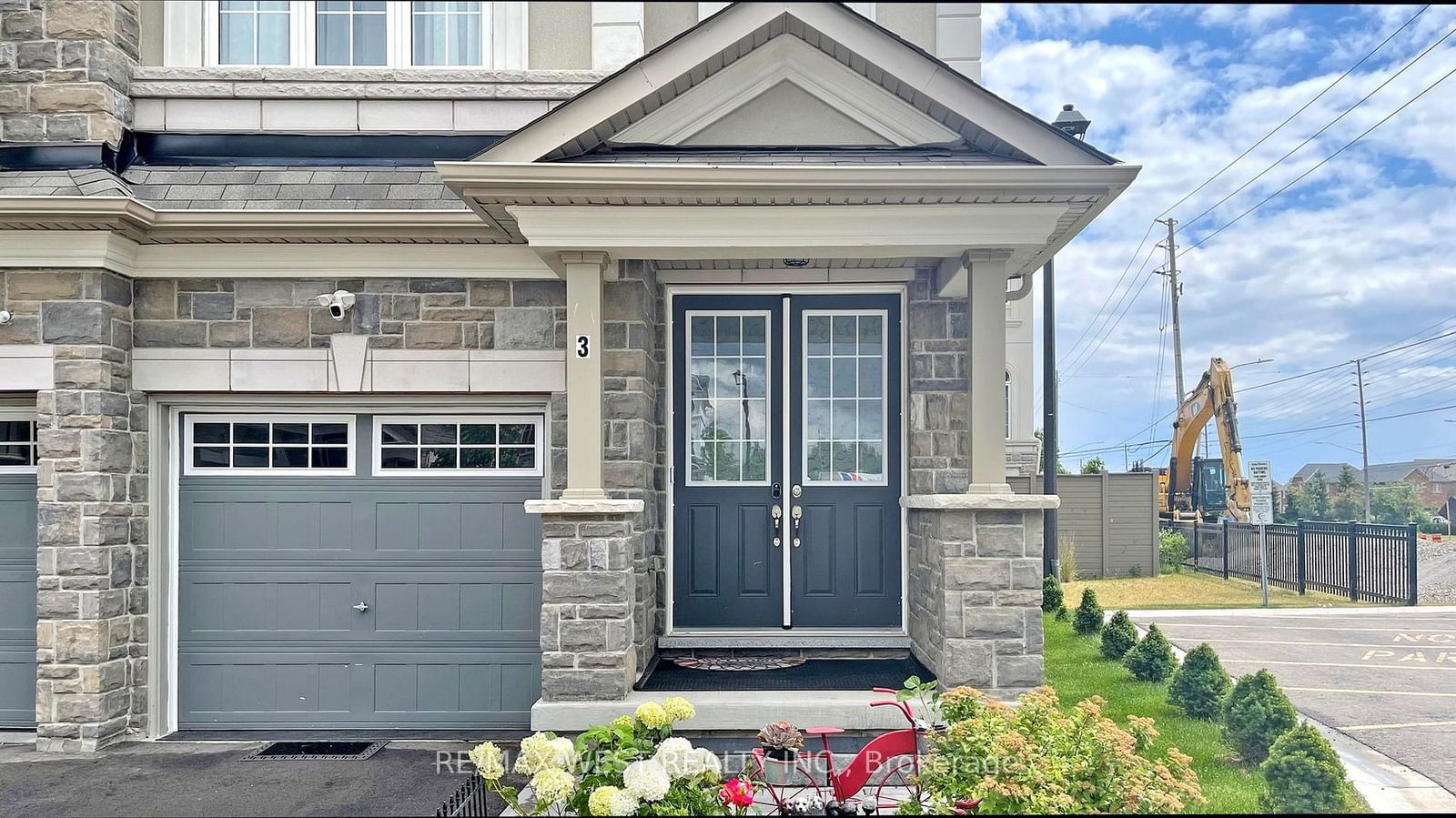 Semi-Detached House for sale at 3 Lasalle Lane, Richmond Hill, Mill Pond, L4C 7V6 - MLS: N11922002