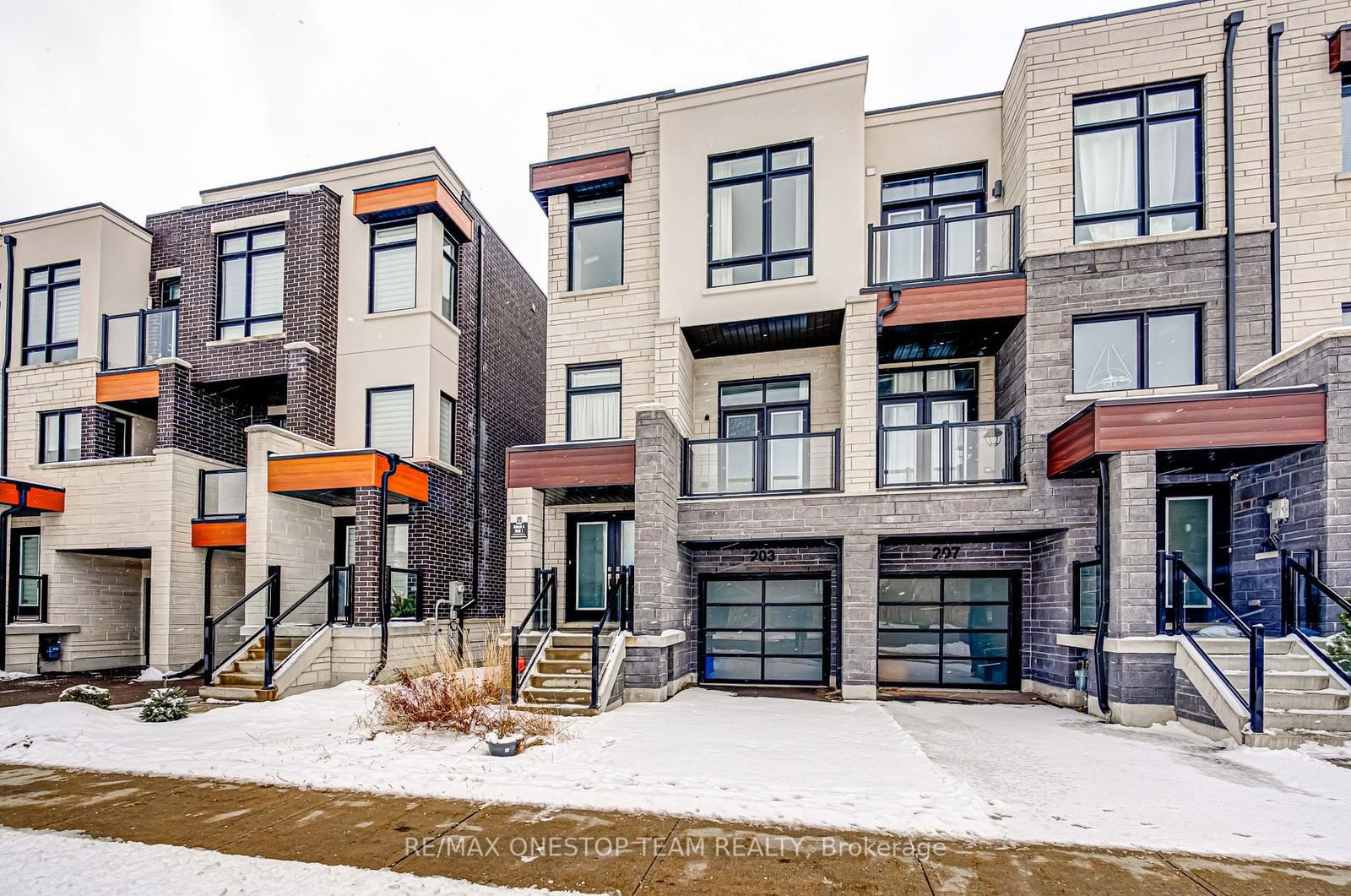 Townhouse leased at 203 Lebovic Campus Drive, Vaughan, Patterson, L6A 5A1 - MLS: N11922025