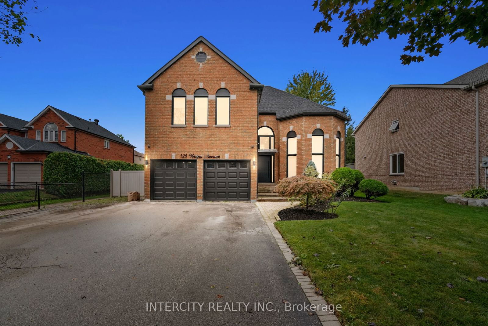 Detached House sold at 525 Binns Avenue, Newmarket, Glenway Estates, L3X 1T8 - MLS: N11922538