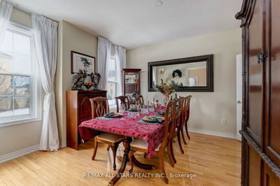 18 Orr Farm Rd, Markham - Cathedraltown image-0-2