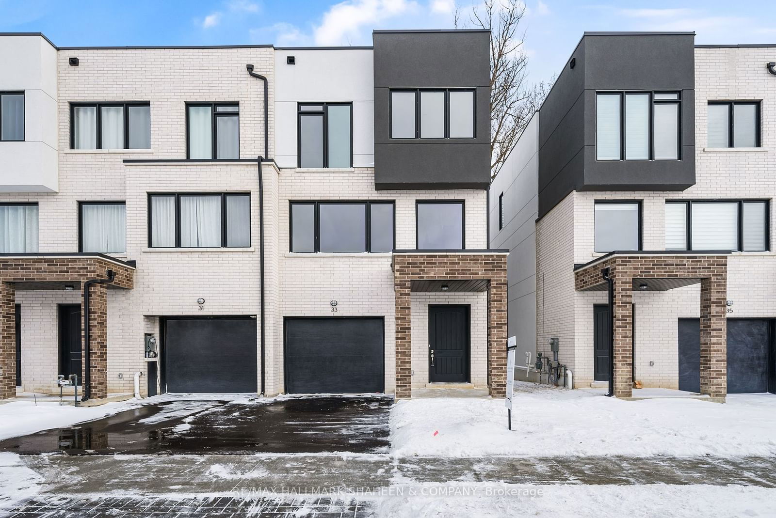 Townhouse for lease at 33 Persica Street, Richmond Hill, Oak Ridges, L4E 1L3 - MLS: N11922883