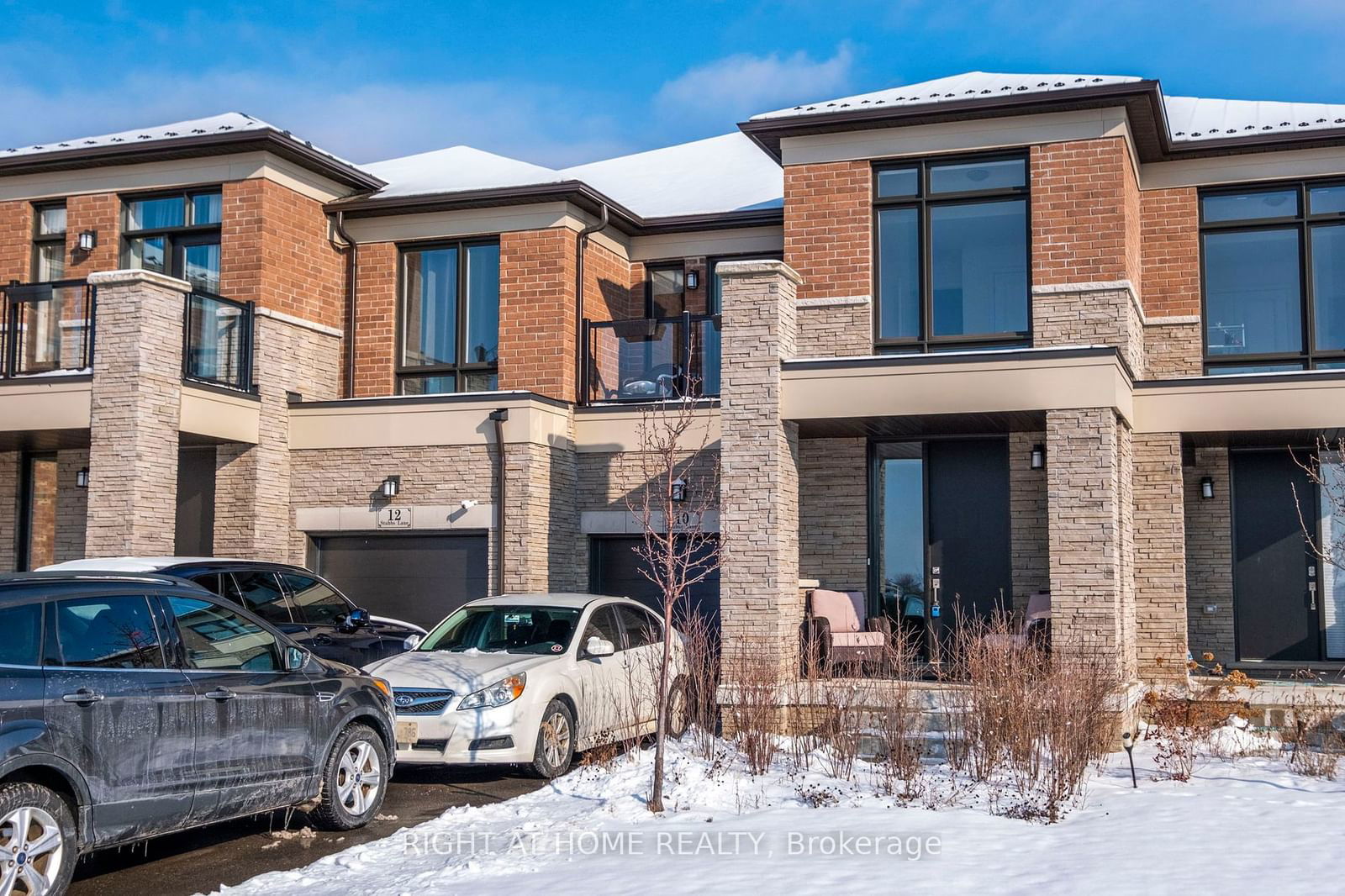 Townhouse for sale at 10 Stubbs Lane, Aurora, Rural Aurora, L4G 3Y3 - MLS: N11922985