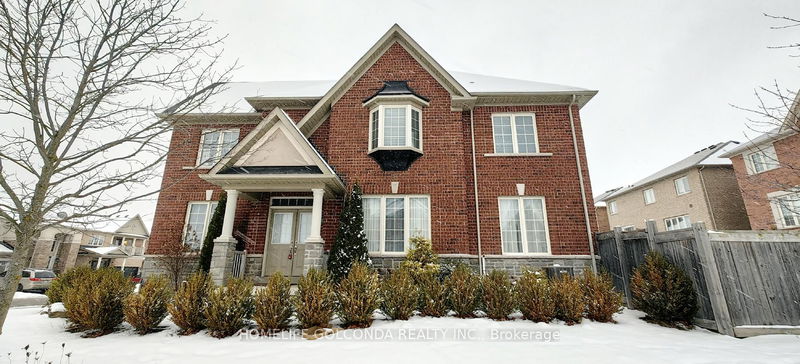 164 Emma Broadbent Crt, Newmarket - Woodland Hill image-0-0