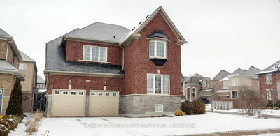 164 Emma Broadbent Crt, Newmarket - Woodland Hill image-0-1
