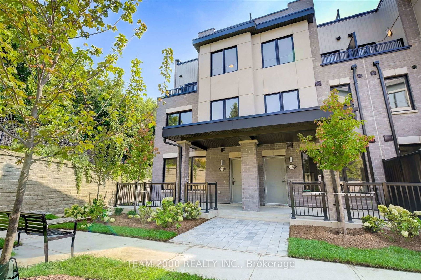 Townhouse sold at 9-21 Baynes Way, Bradford West Gwillimbury, Bradford, L3Z 4M5 - MLS: N11923364