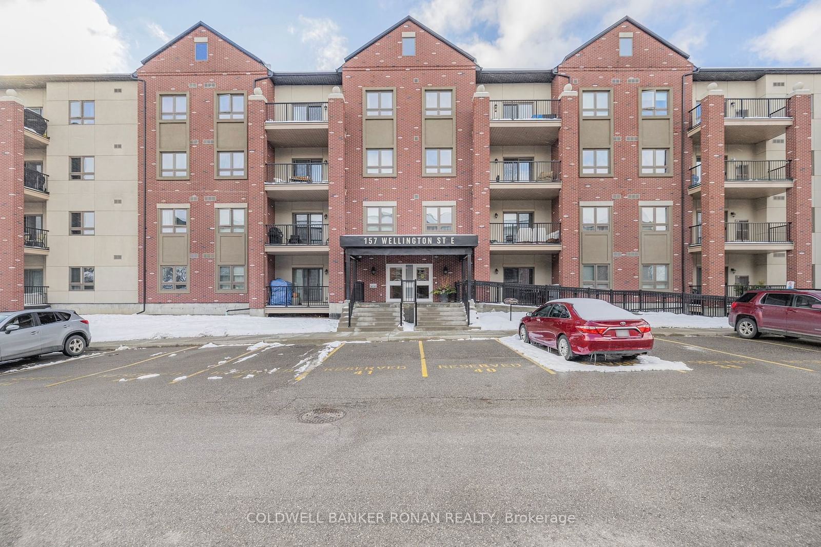 Condo sold at 405-157 Wellington Street, New Tecumseth, Alliston, L9R 0R7 - MLS: N11923423