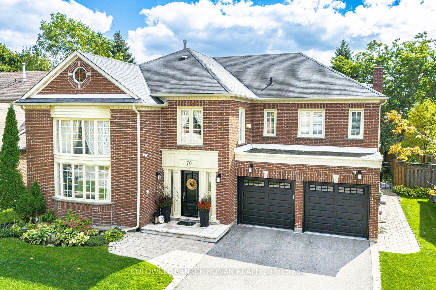 Detached House sold at 70 Willett Crescent, Richmond Hill, Mill Pond, L4C 7W3 - MLS: N11923644