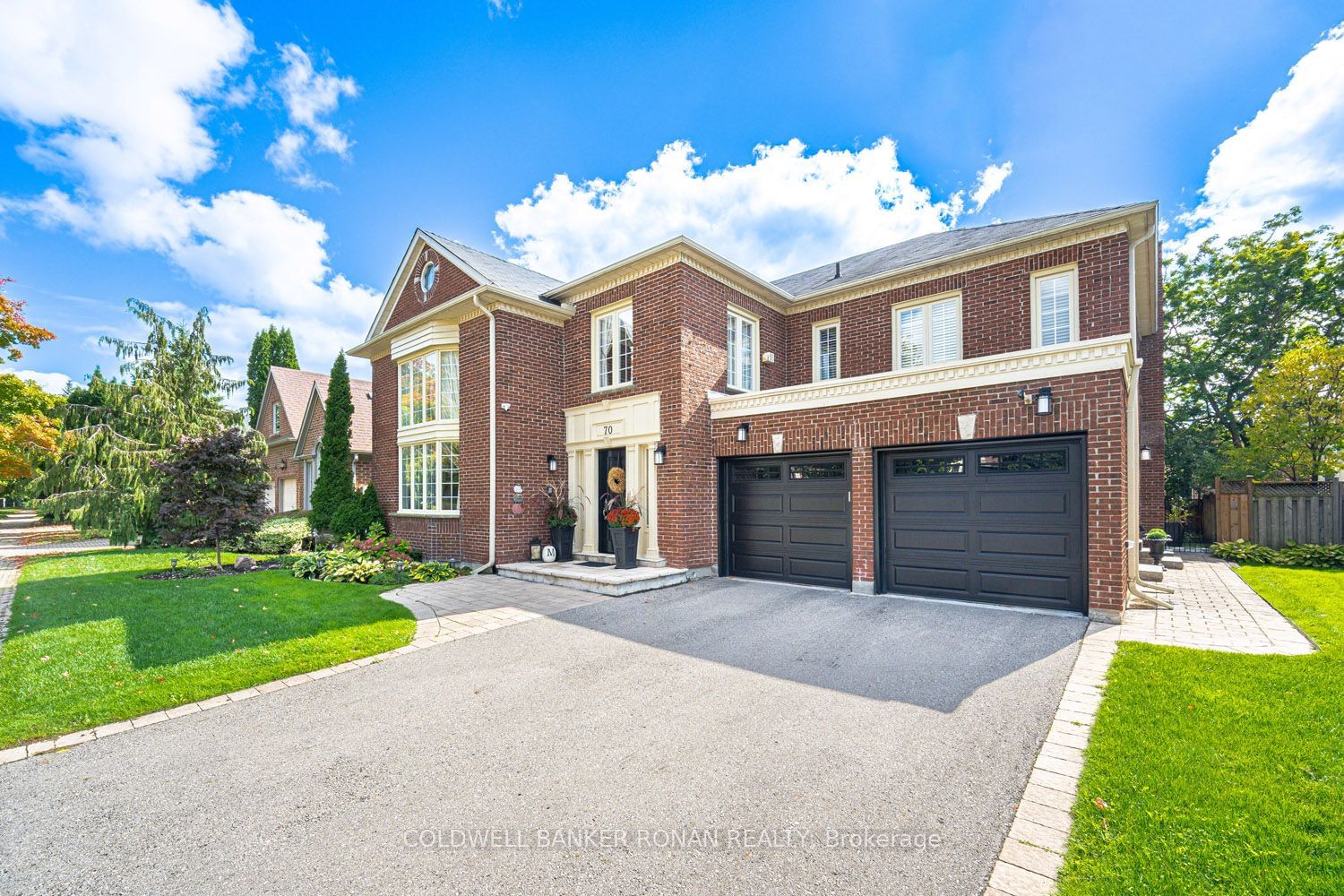 Detached House sold at 70 Willett Crescent, Richmond Hill, Mill Pond, L4C 7W3 - MLS: N11923644