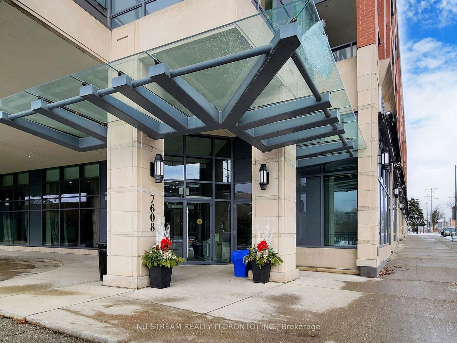 Condo sold at 616-7608 Yonge Street, Vaughan, Crestwood-Springfarm-Yorkhill, L4J 0J5 - MLS: N11923737