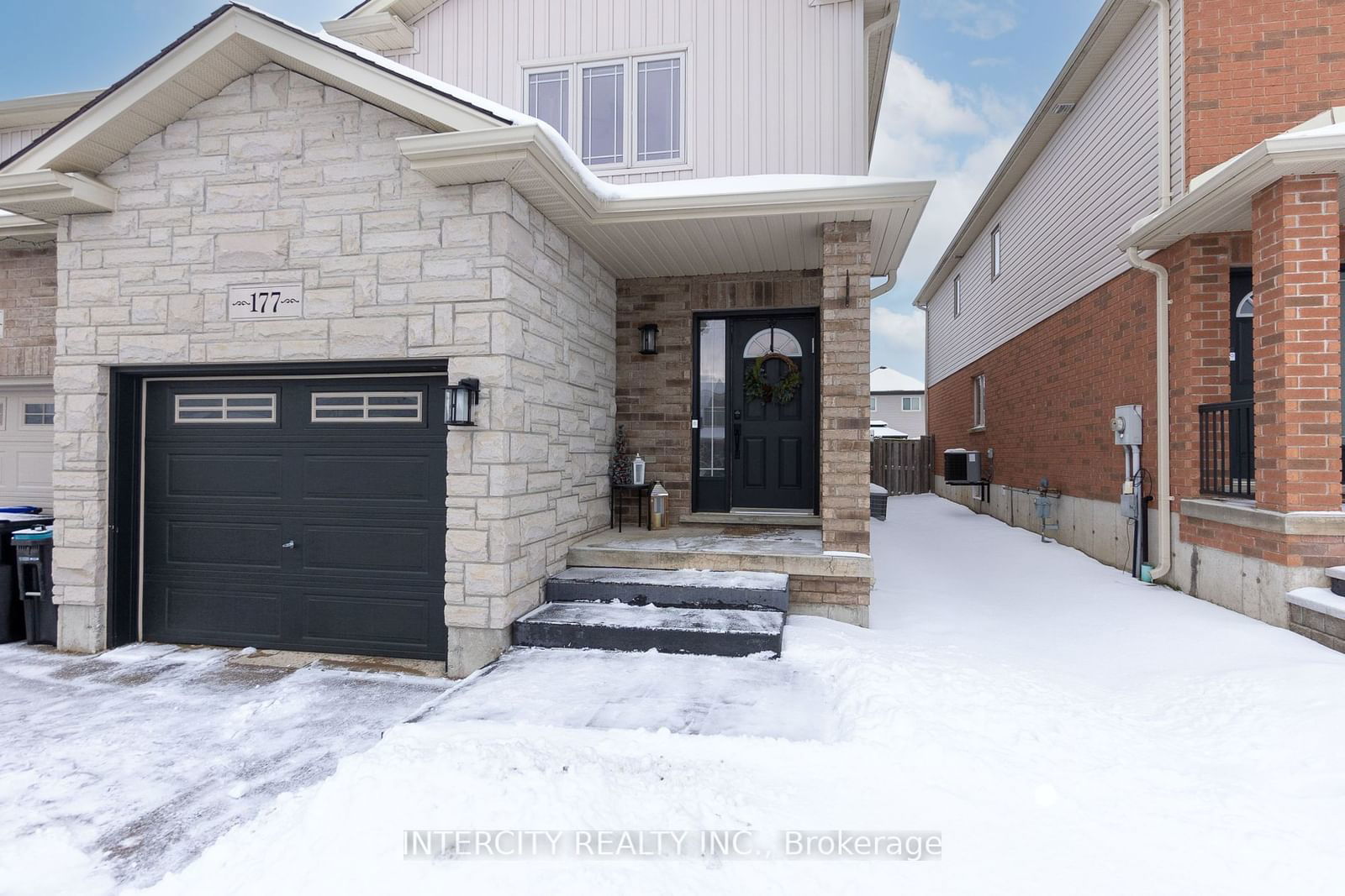 Townhouse for sale at 177 Banting Crescent, Essa, Angus, L3W 0P8 - MLS: N11923885