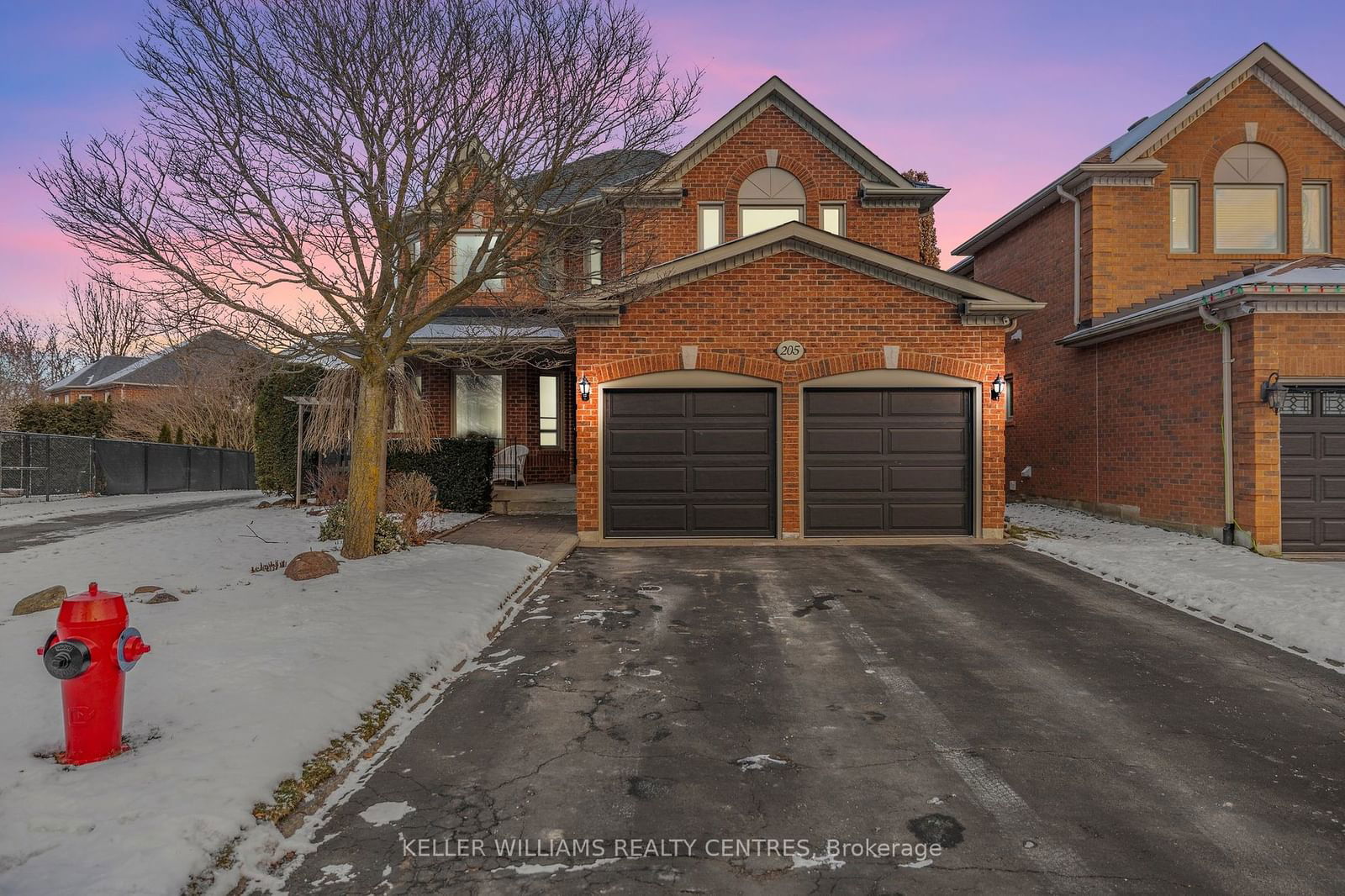 Detached House for sale at 205 Narinia Crescent, Newmarket, Summerhill Estates, L3X 2E1 - MLS: N11923924