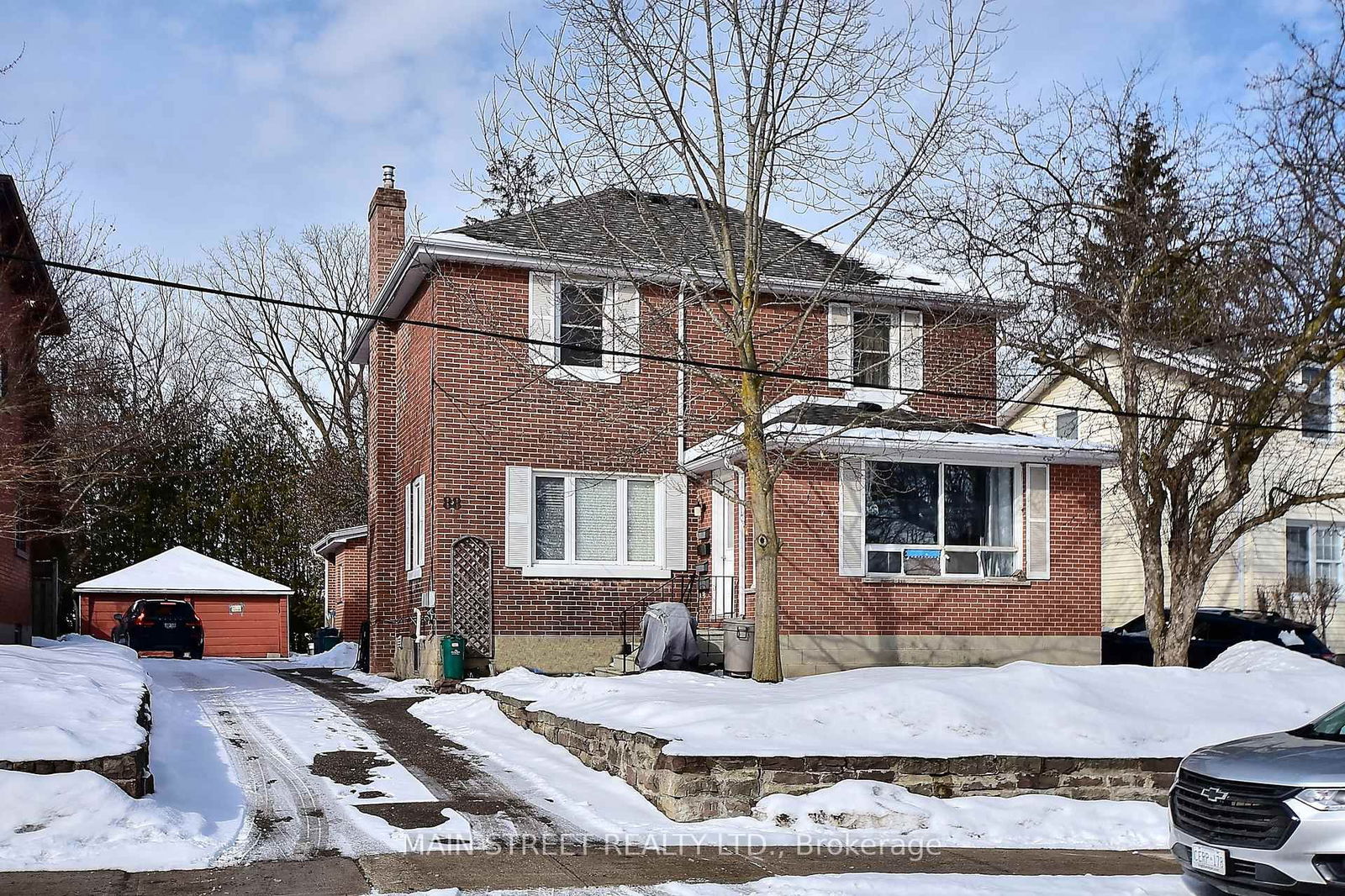 Semi-Detached House sold at 88 Spruce Street, Aurora, Aurora Village, L4G 1S1 - MLS: N11924008