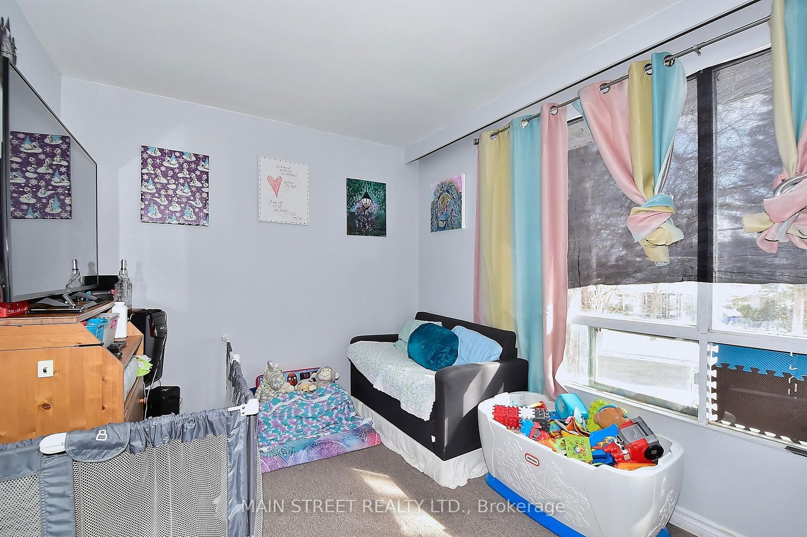 Semi-Detached House sold at 88 Spruce Street, Aurora, Aurora Village, L4G 1S1 - MLS: N11924008