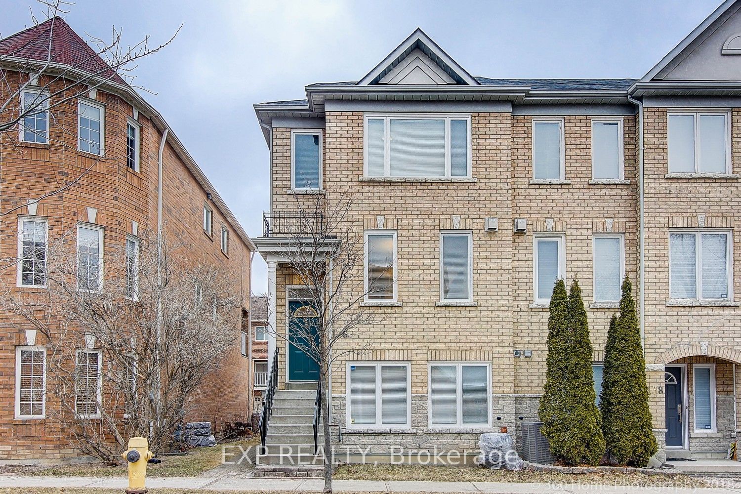 Townhouse for lease at 136 Galleria Pkwy, Markham, Commerce Valley, L3T 7T7 - MLS: N11924785