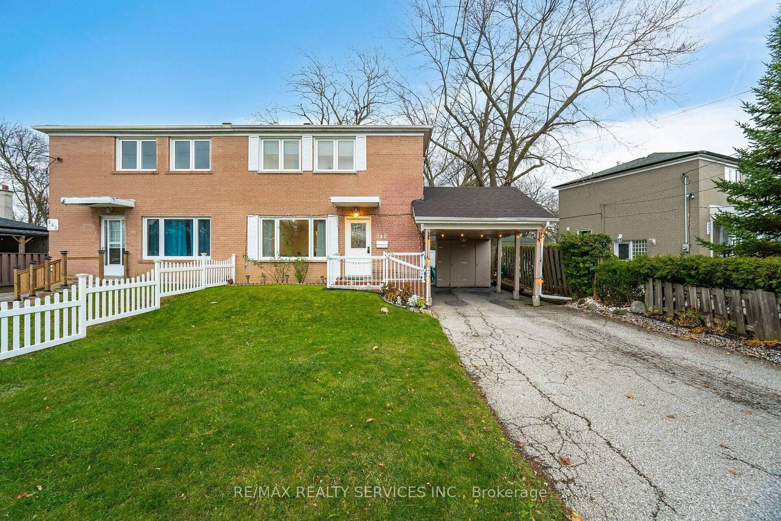 Semi-Detached House for sale at 240 Taylor Mills Drive, Richmond Hill, Crosby, L4C 2S6 - MLS: N11924968