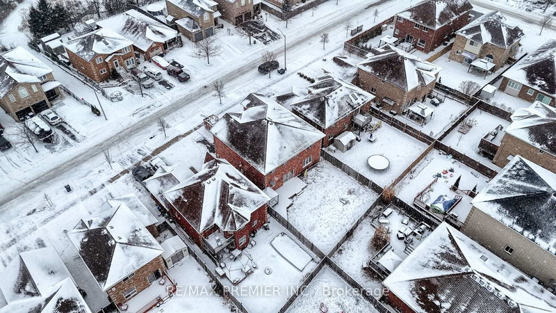 1215 Lowrie St, Innisfil, L9S 0E5 | Image 2