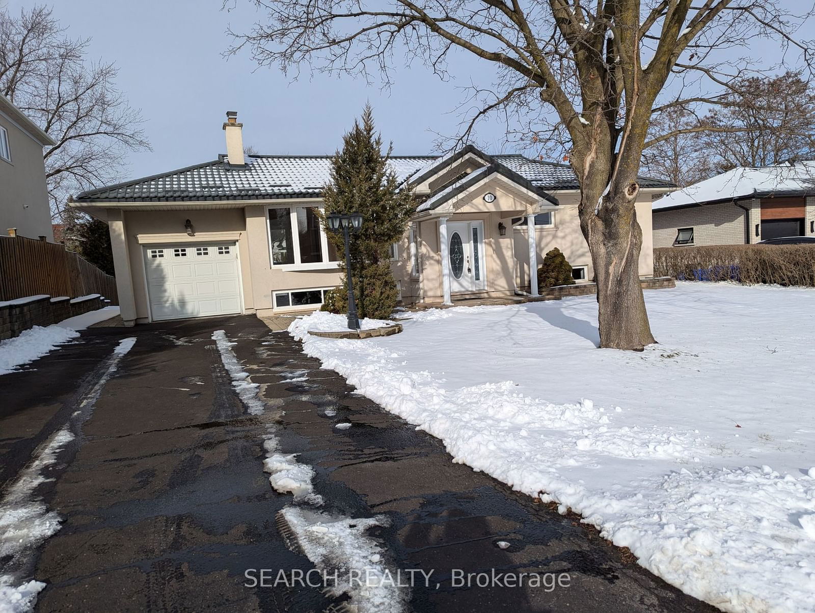 Detached House leased at 10 Lancer Drive, Vaughan, Maple, L6A 1E4 - MLS: N11925900