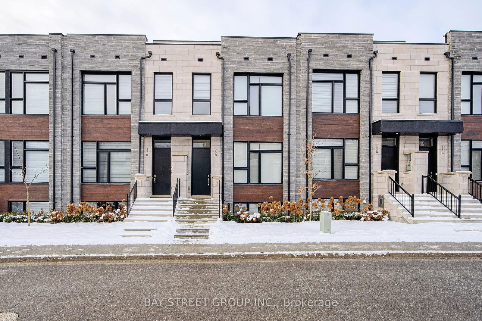 Townhouse for sale at 35 Sundew Lane, Richmond Hill, Oak Ridges, L4E 1H7 - MLS: N11925979