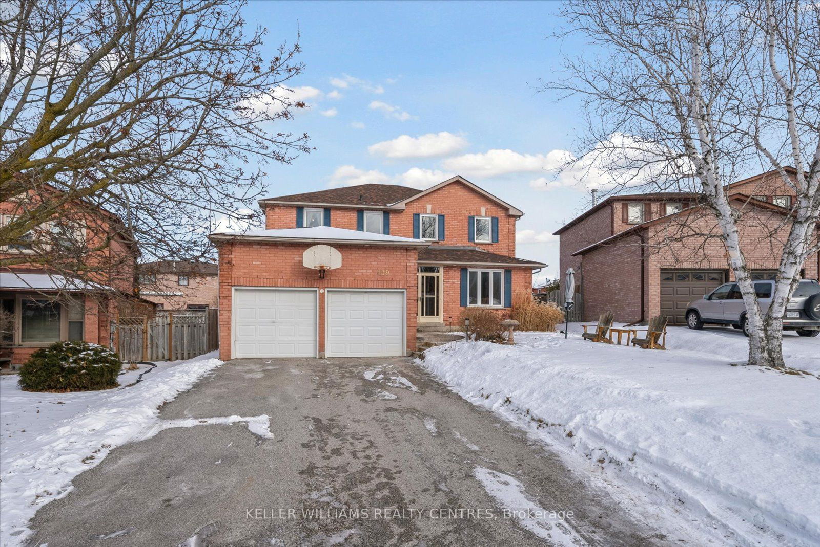 Detached House sold at 419 Weddel Court, Newmarket, Huron Heights-Leslie Valley, L3Y 7H2 - MLS: N11926421