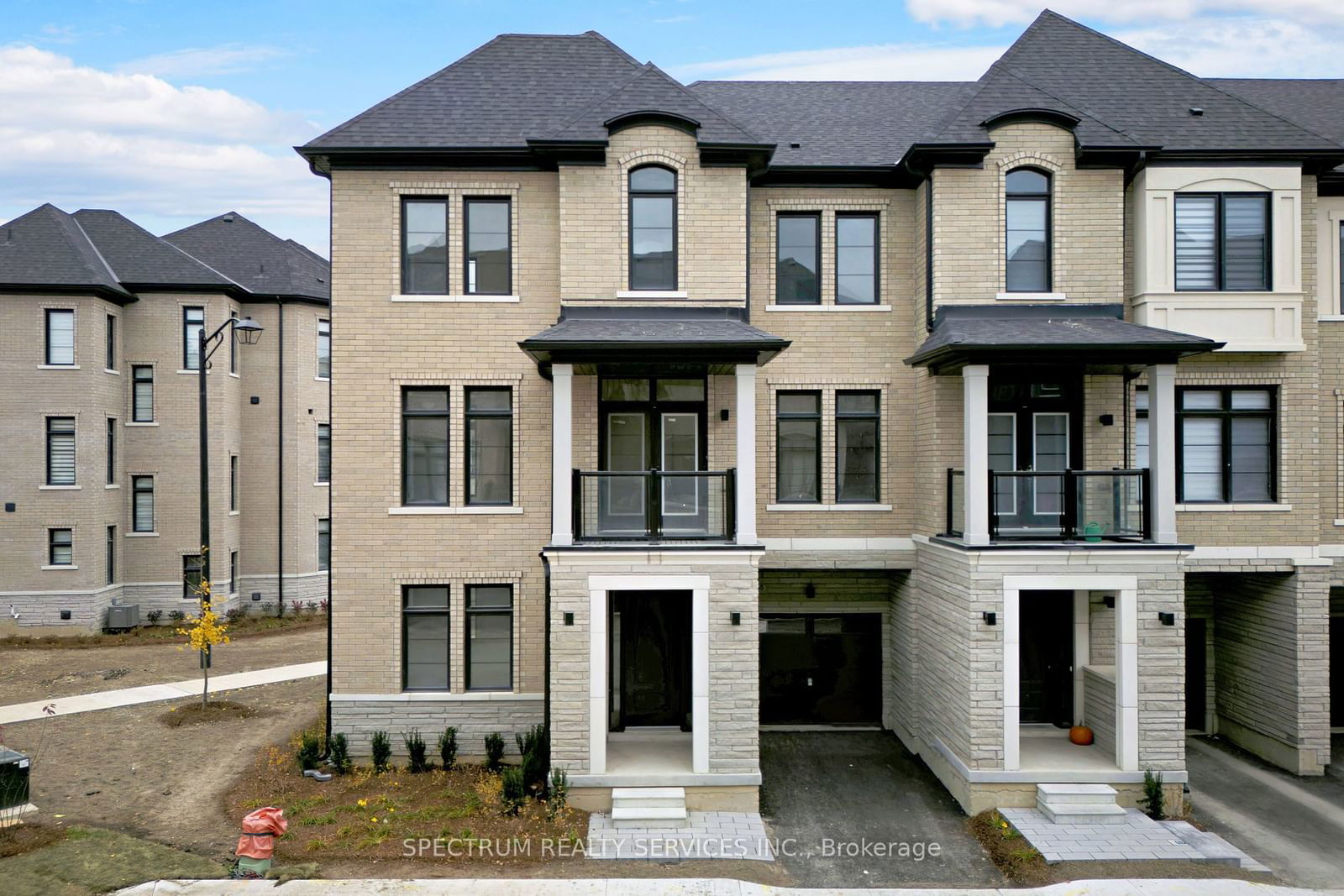 Townhouse for sale at 155 De La Roche Drive, Vaughan, Vellore Village, L5H 5G4 - MLS: N11926882