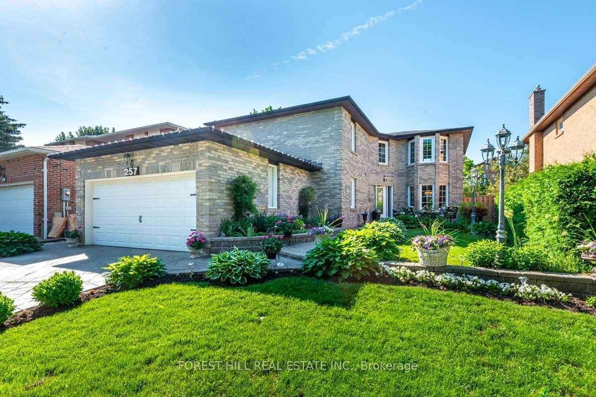 Detached House for lease at 257 Fincham Avenue, Markham, Markham Village, L3P 4E5 - MLS: N11926929