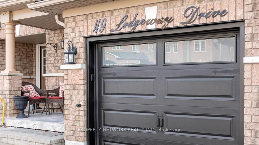 Townhouse for sale at 49 Lodgeway Drive, Vaughan, Rural Vaughan, L6A 3S4 - MLS: N11927051