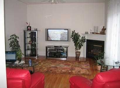 18 Berringer St, Richmond Hill, L4B4G4 | Image 3