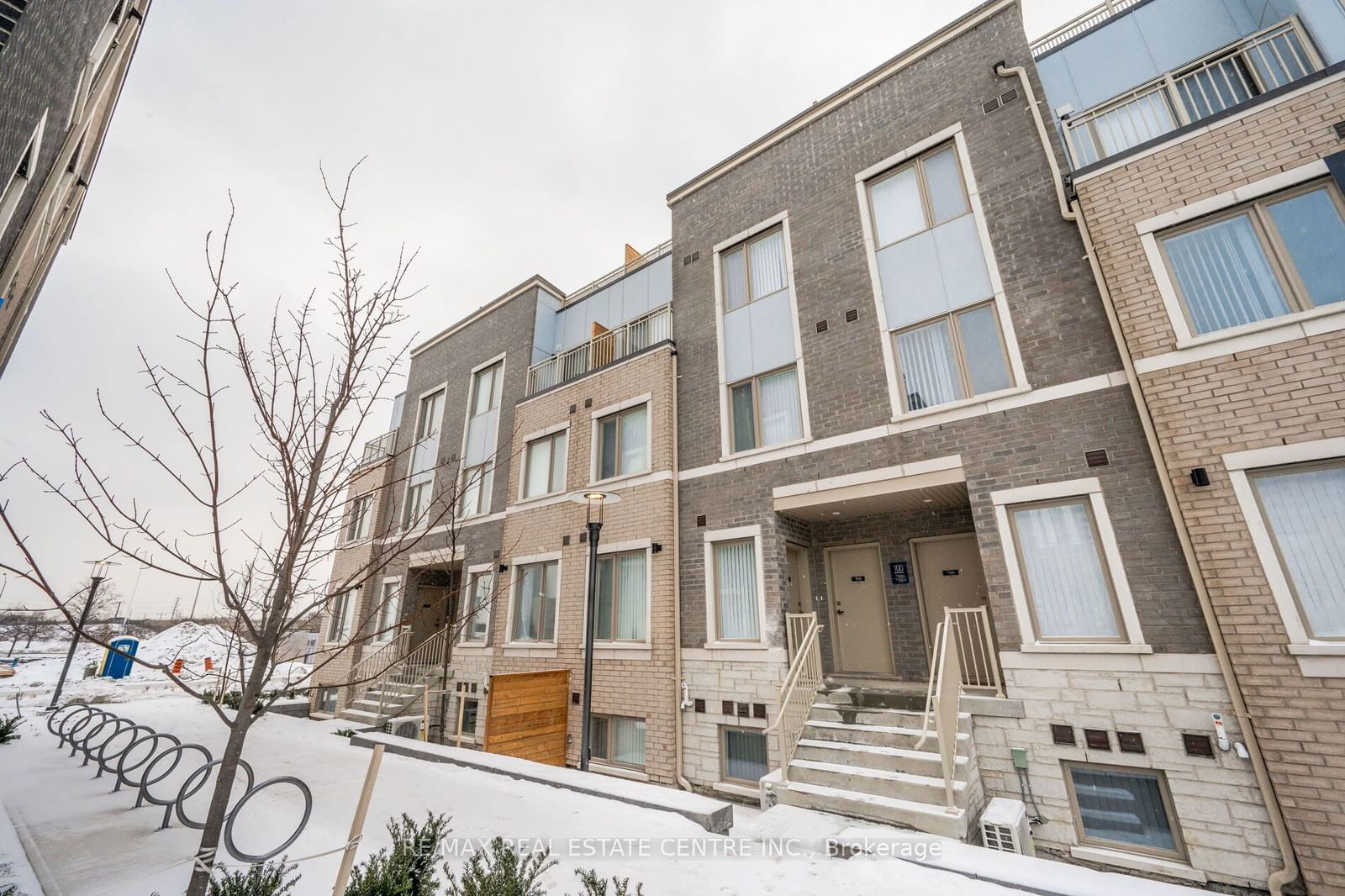 Townhouse leased at TH347-100 HONEYCRISP Crescent, Vaughan, Vaughan Corporate Centre, L4K 0N6 - MLS: N11927875