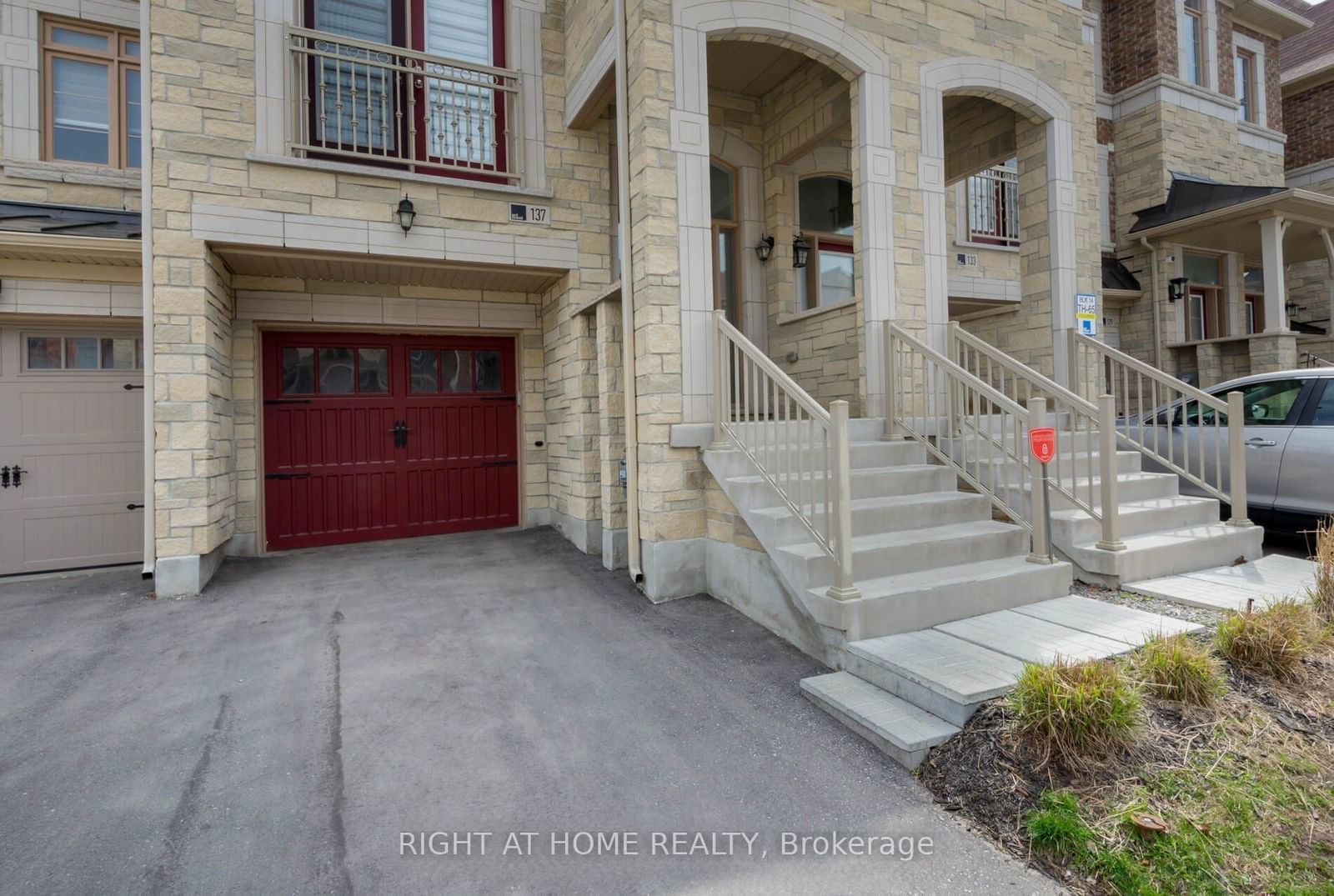 Townhouse for sale at 137 Allegranza Avenue, Vaughan, Vellore Village, L4L 1A6 - MLS: N11928033