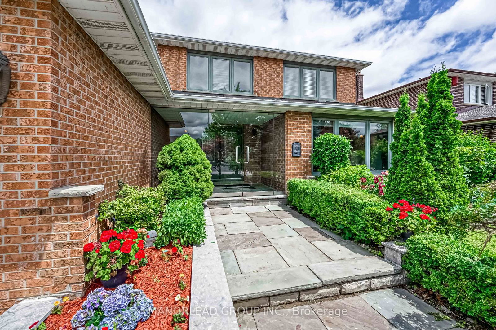 Detached House for sale at 102 Willowbrook Road, Markham, Aileen-Willowbrook, L3T 5P5 - MLS: N11928237