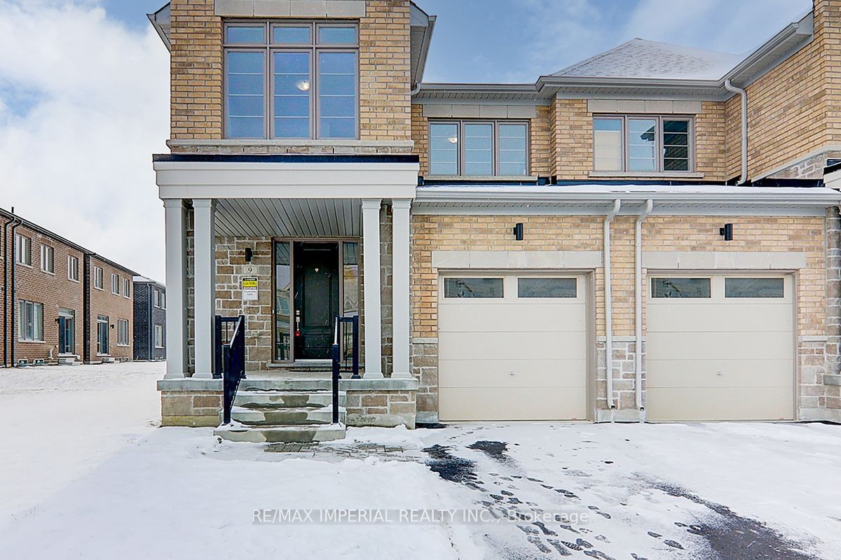 Semi-Detached House sold at 9 Lazarette Lane, East Gwillimbury, Holland Landing, L9N 0V6 - MLS: N11928331