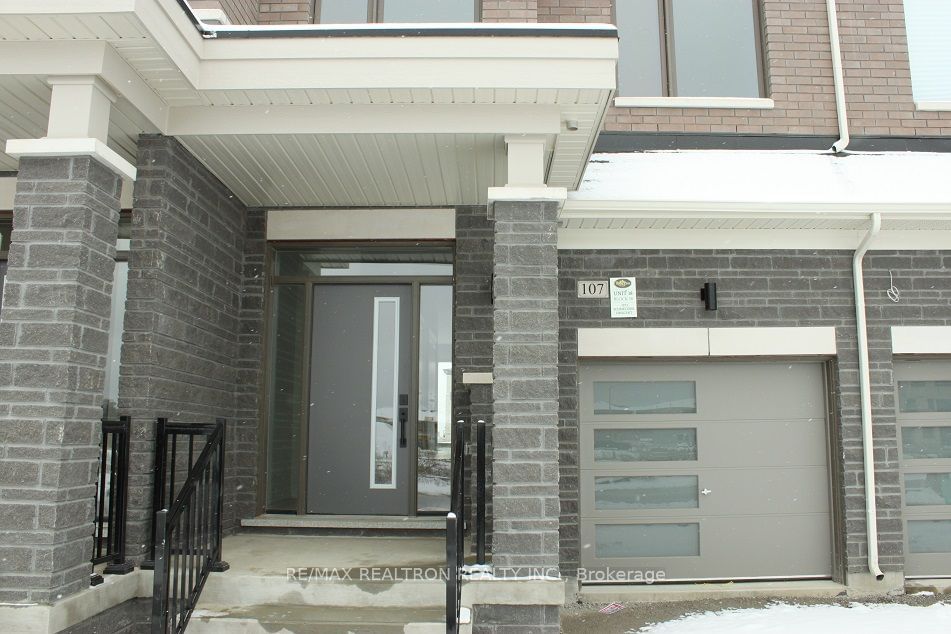 Townhouse for lease at 107 Schmeltzer Crescent, Richmond Hill, Rural Richmond Hill, L4E 1J1 - MLS: N11928511