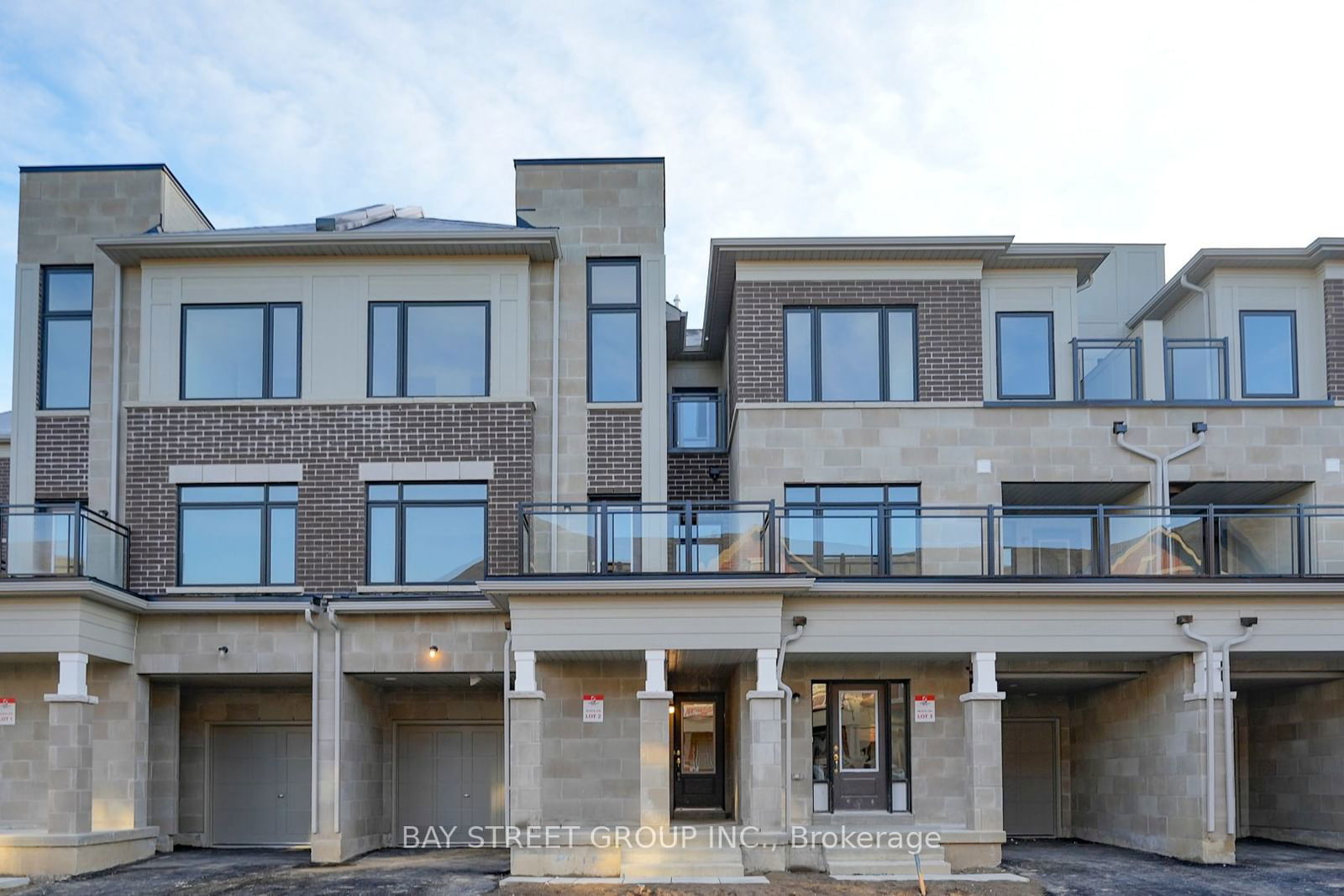 Townhouse for lease at 105 Ness Drive, Richmond Hill, Rural Richmond Hill, L4S 0K9 - MLS: N11928737