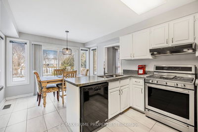 1630 Mount Albert Rd, East Gwillimbury - Sharon image-0-4