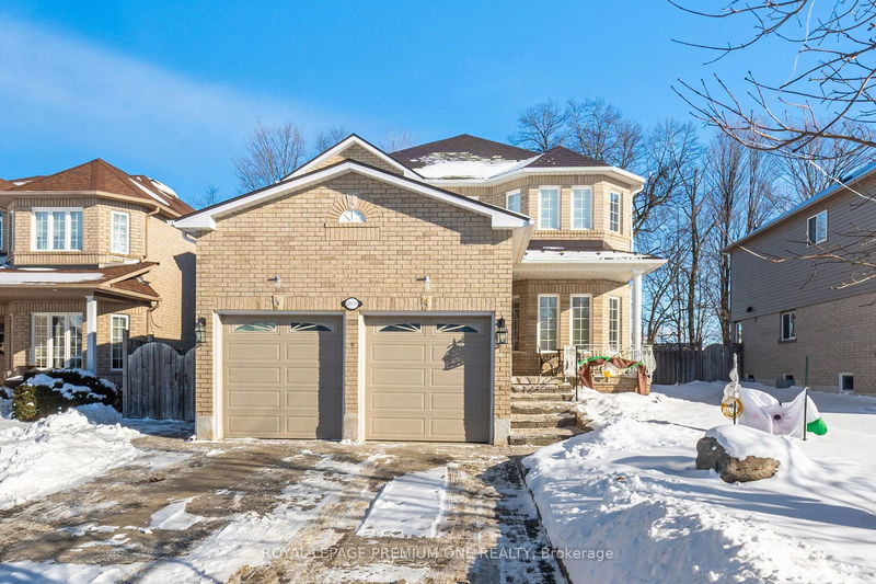 2039 Thompson St, Innisfil - Alcona image-0-0