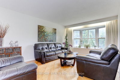 40 Willowbrook Rd, Markham - Aileen-Willowbrook image-0-3