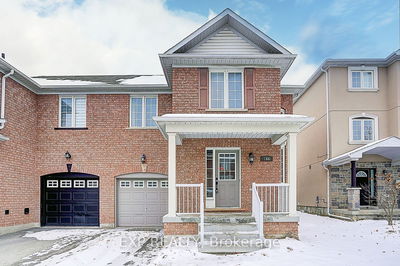 166 Gail Parks Cres, Newmarket - Woodland Hill