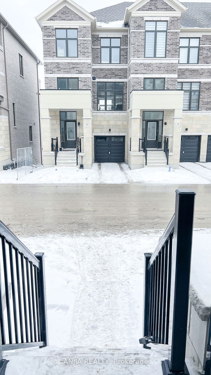 home for lease on 84 Millman Lane