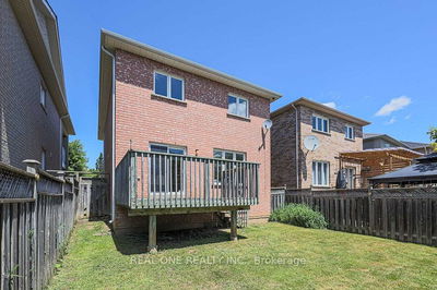 15 Zippora Dr, Richmond Hill - Devonsleigh image-0-2