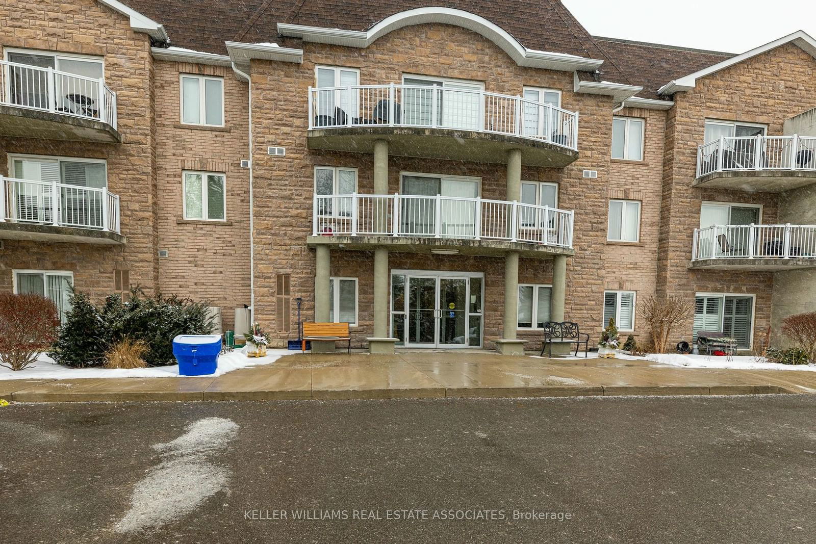 Condo sold at 120-32 Church Street, King, Schomberg, L0G 1T0 - MLS: N11930321