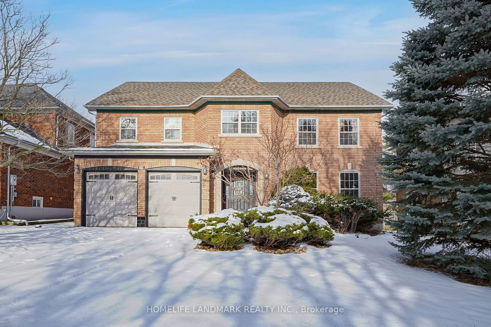 Building at 39 Montclair Road, Richmond Hill, Bayview Hill