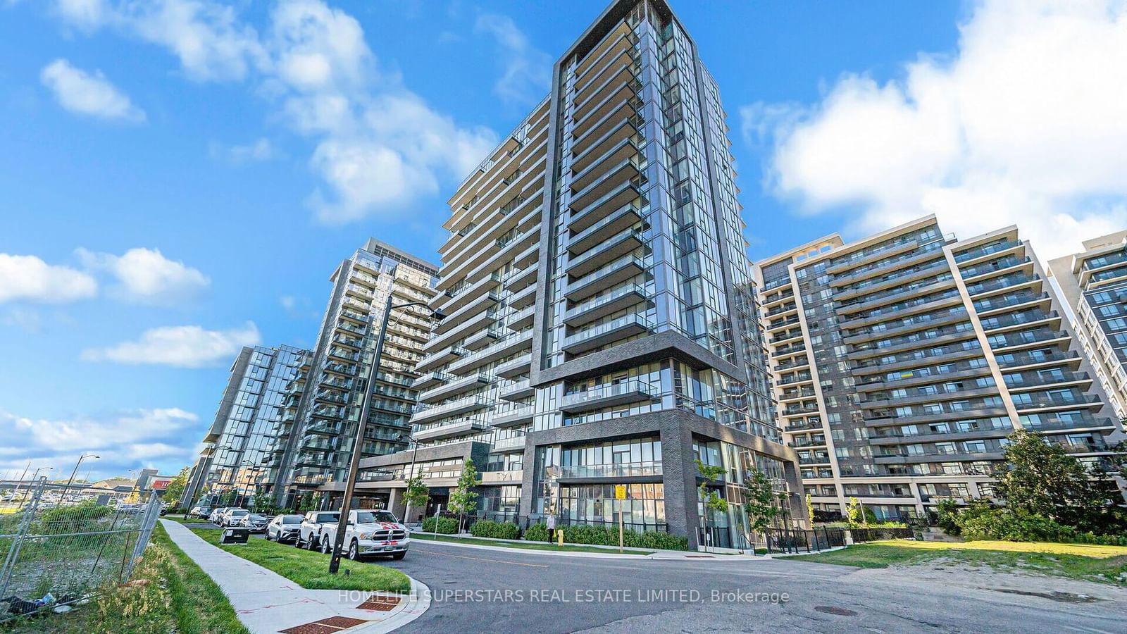 Condo for sale at 815-10 Gatineau Drive, Vaughan, Beverley Glen, L4J 0L2 - MLS: N11930807