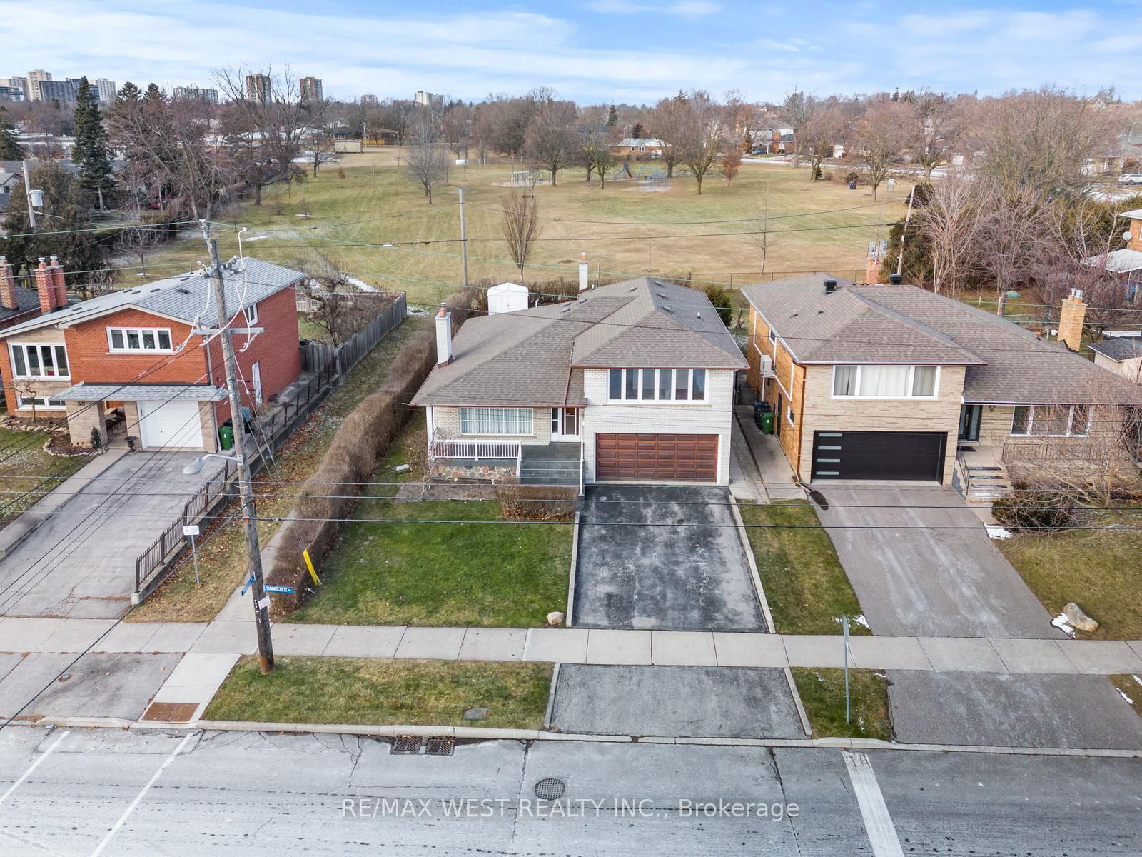 Building at 56 Summitcrest Drive, Toronto, Willowridge-Martingrove-Richview