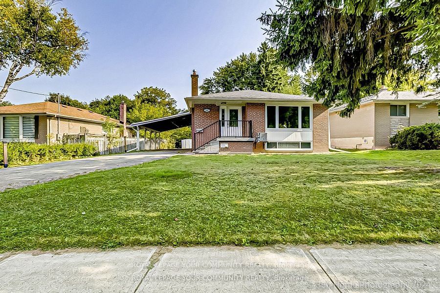 Building at 35 Aurora Heights Drive, Aurora, Aurora Heights