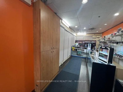 7398 Yonge Street — more photos