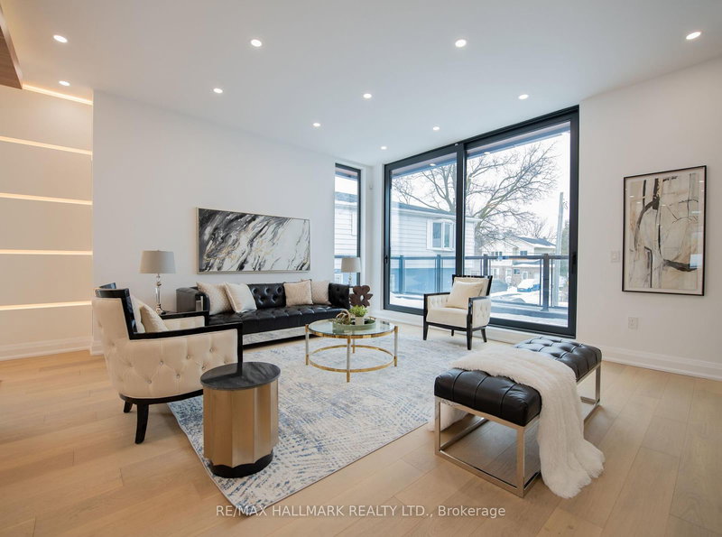 52 Wildwood Ave, Richmond Hill, L4E 3B3 | Image 3