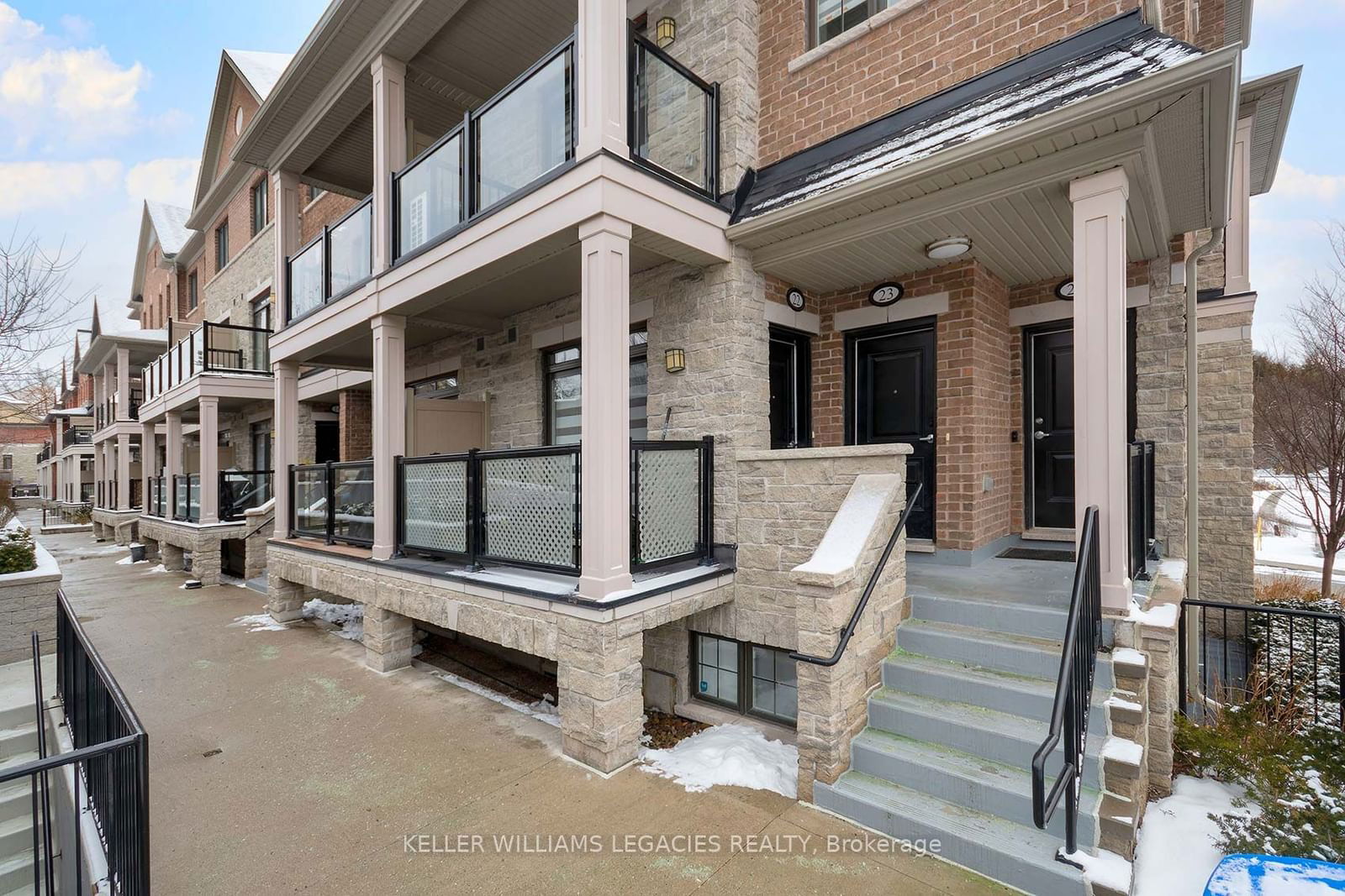 Townhouse for lease at 23-198 Pine Grove Road, Vaughan, Islington Woods, L4L 1X3 - MLS: N11933314