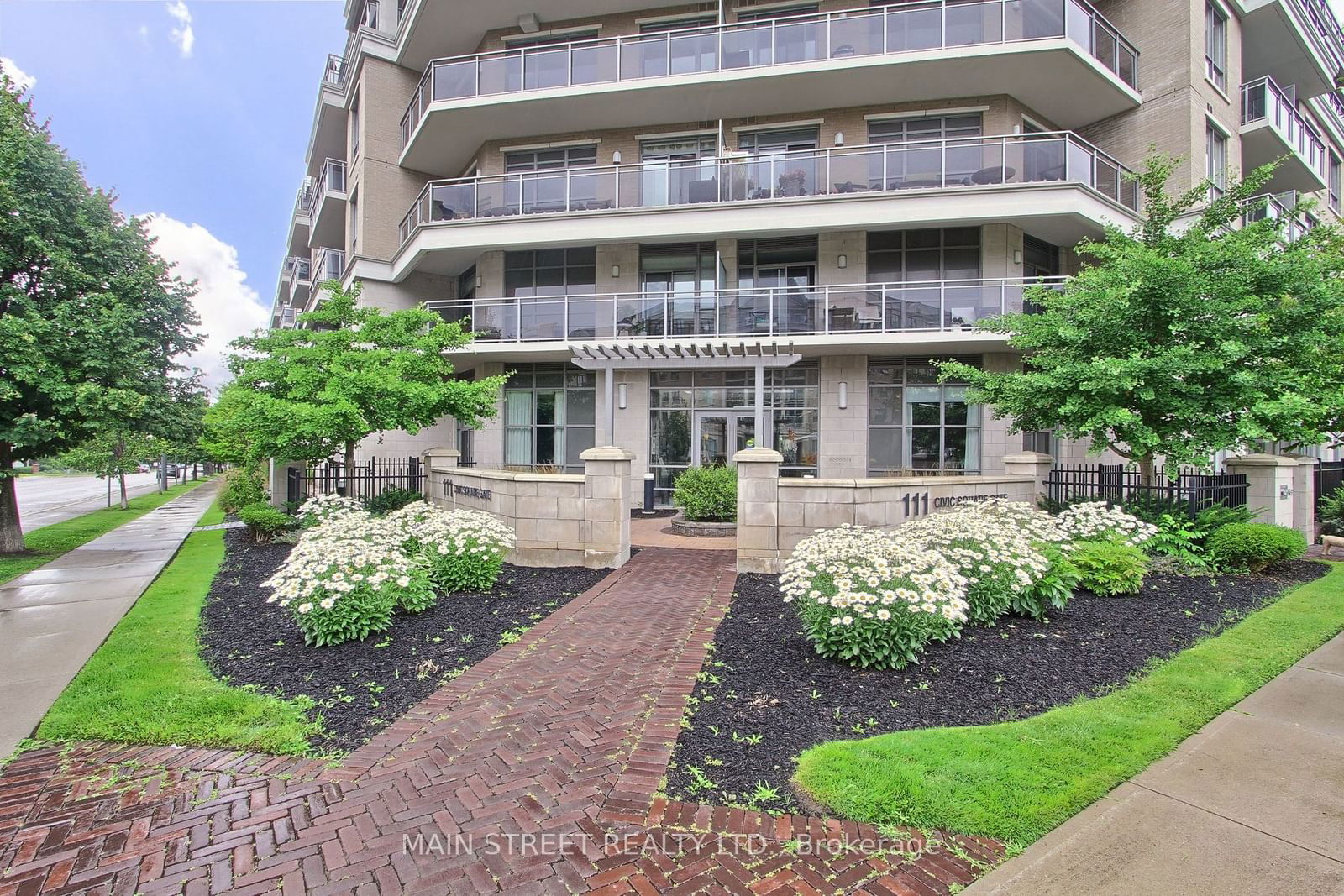 Condo for sale at 320-111 Civic Square Gate, Aurora, Bayview Wellington, L4G 0S6 - MLS: N11933539