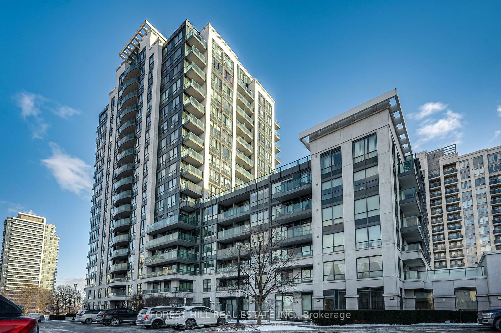 Condo for lease at 215-20 North Park Road, Vaughan, Beverley Glen, L4J 0G7 - MLS: N11933827